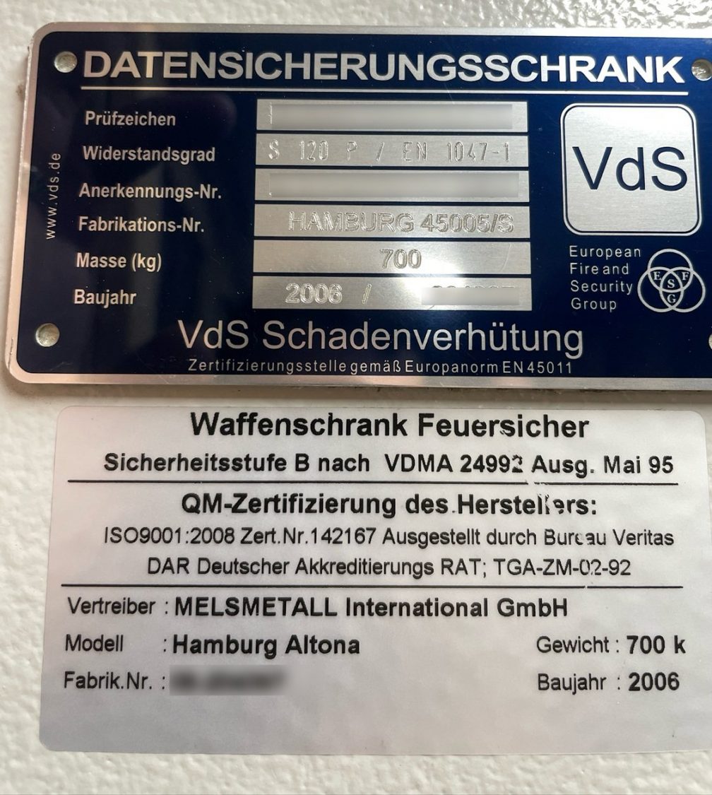 Typenschild eines Waffenschranks mit VdS-Kennzeichnung – Waffenschrank Berlin