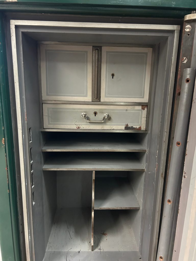 Antique Safe opening Berln